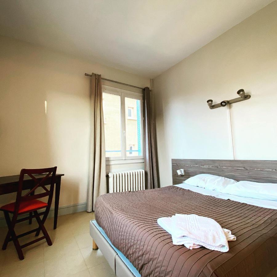 Hotel Le Midi Clermont-Cournon ภายนอก รูปภาพ